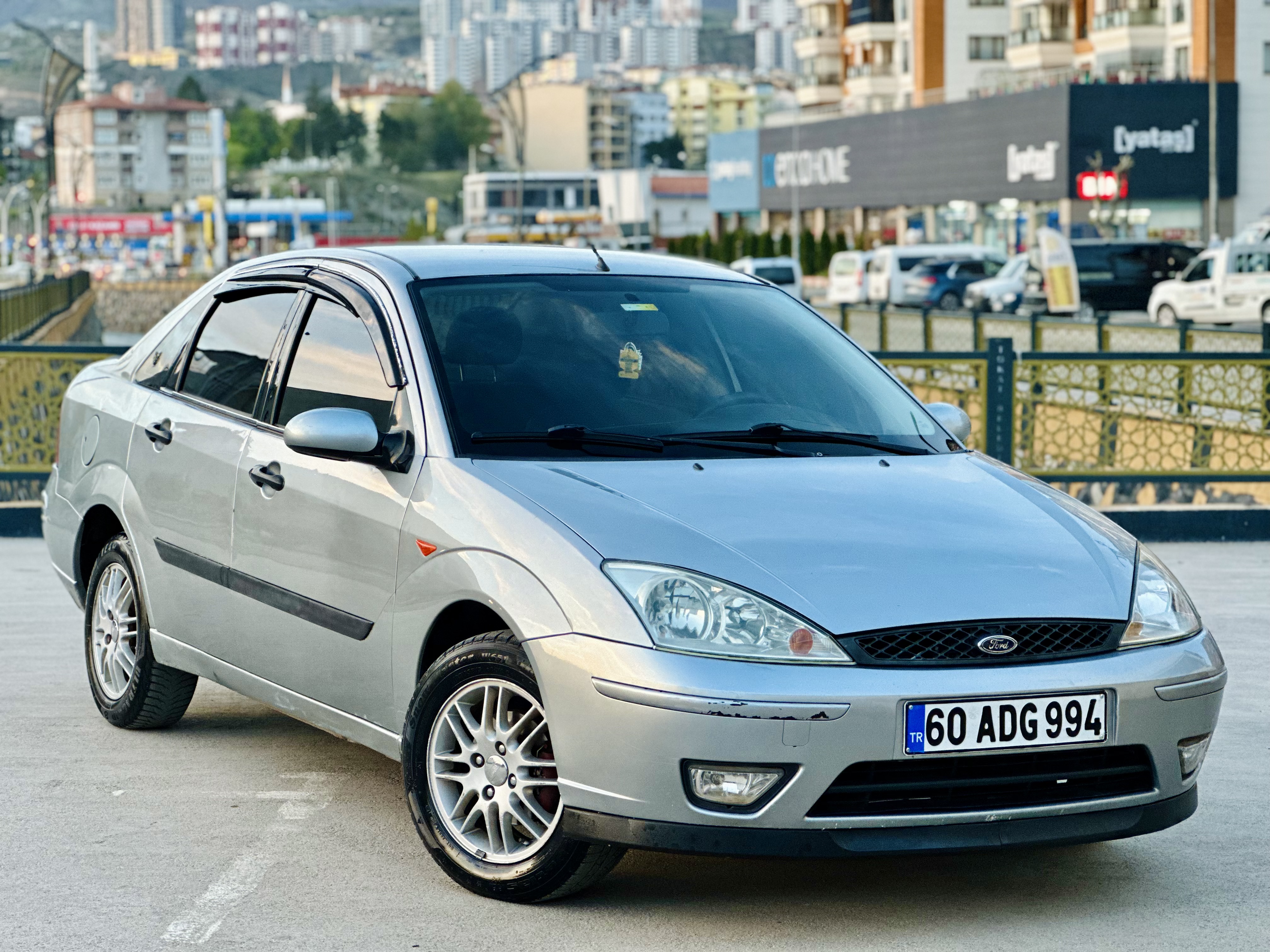 FORD FOCUS  1.6 collection 